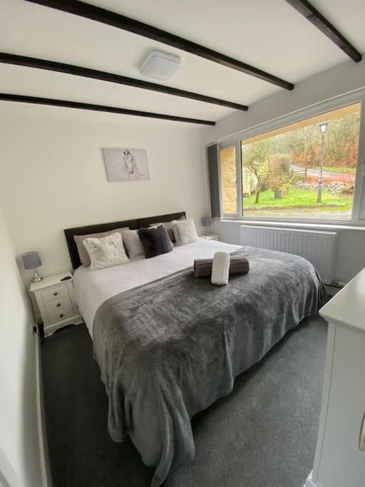 Beautiful Renovated Former Coach House Llandeilo Exterior foto
