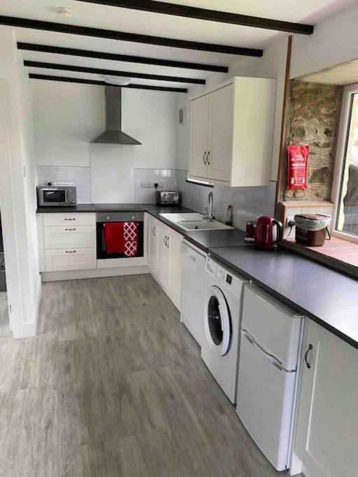 Beautiful Renovated Former Coach House Llandeilo Exterior foto